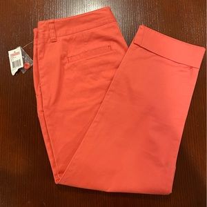 NWT Vineyard Vines Dayboat red cropped size 8